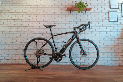 Pause Coffee & Vélo – Location de vélo de route et vélo électrique