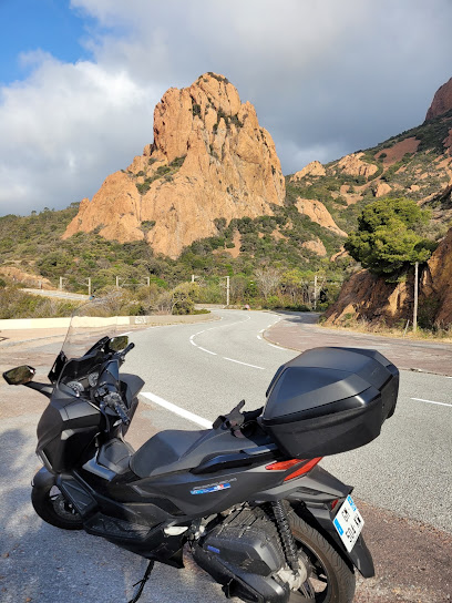 Booking Bikes Cannes : Location Vélos, Vélos Électriques, Vélos de Routes, Scooters et Motos