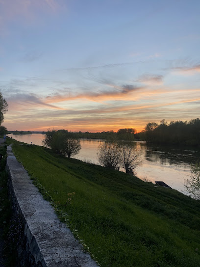 La Loire à Vélo • Route du Lac de Loire