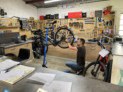 Dynamic&rsquo;Bike – Tony FLEURY (atelier de réparation)