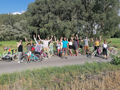 Original Vélo Tour – Balades guidées et gourmandes à vélo dans le Marais poitevin et ses alentours